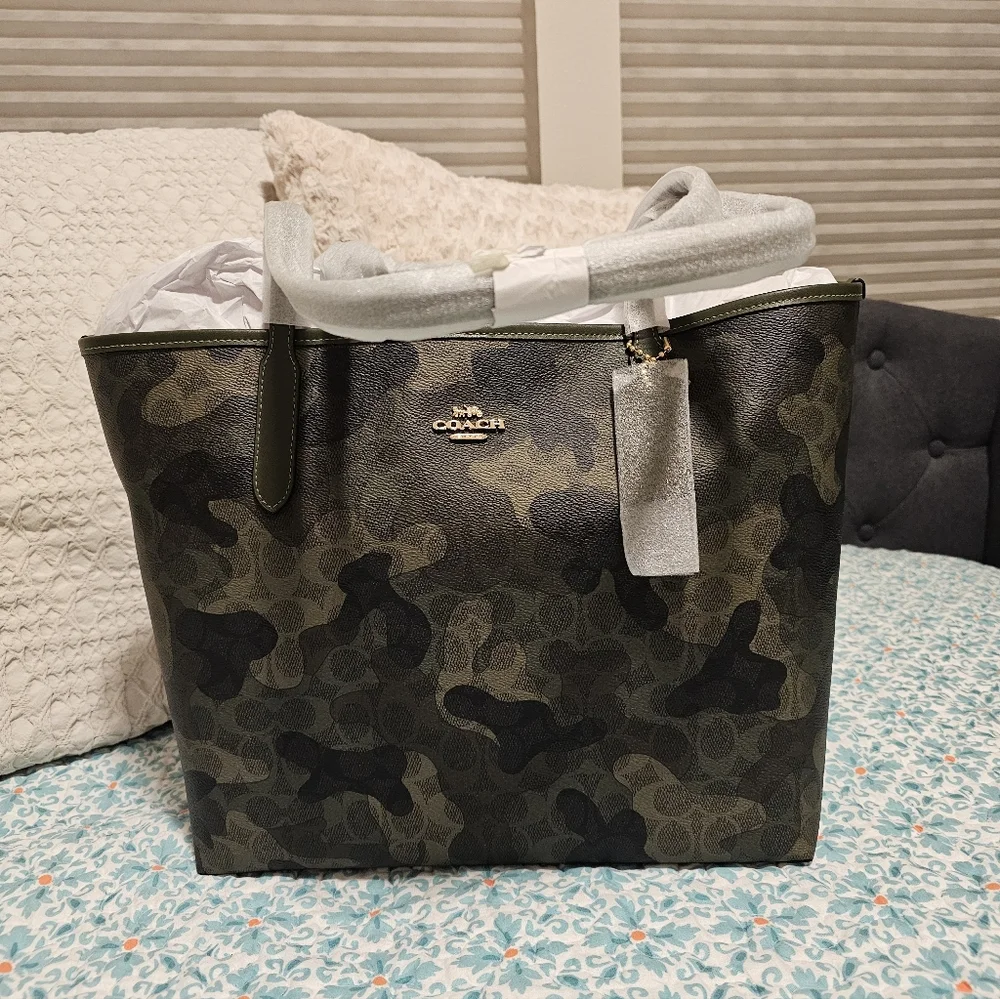 Coach Green and Black Camouflage Tote 14X12X6 - Picture 1 of 4